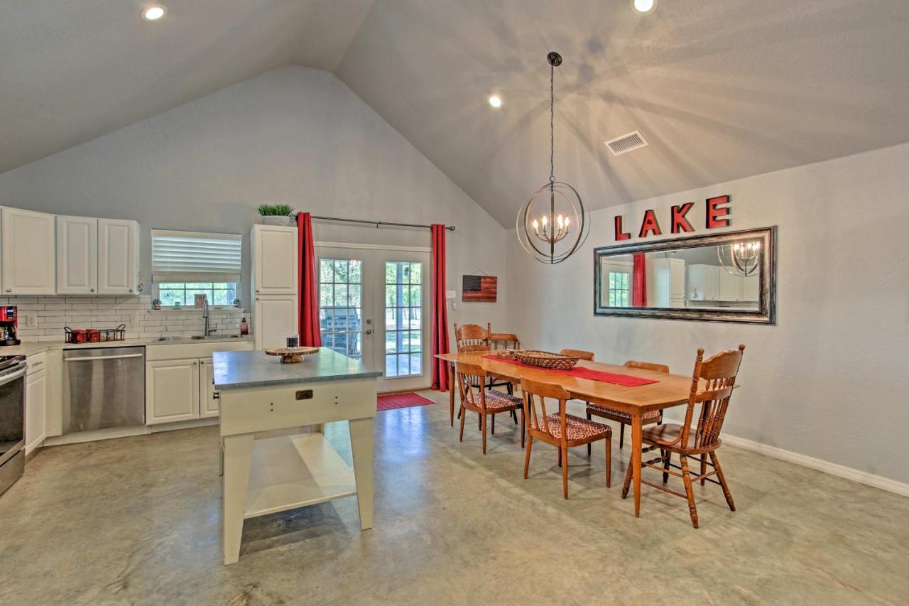 Modern Retreat With Gas Grill - Walk To Lake Texoma! Кінгстон Екстер'єр фото