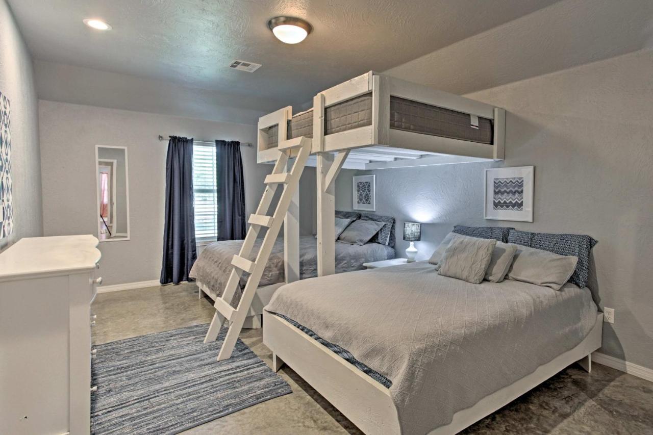 Modern Retreat With Gas Grill - Walk To Lake Texoma! Кінгстон Екстер'єр фото